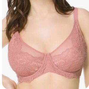 Elegant Lace Underwire Bra in Blush